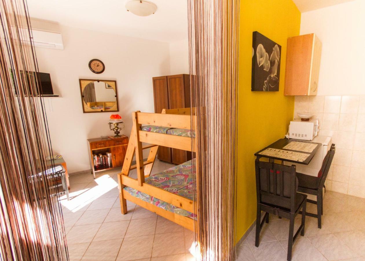 Apartman Punta Vilma Pula Exterior foto