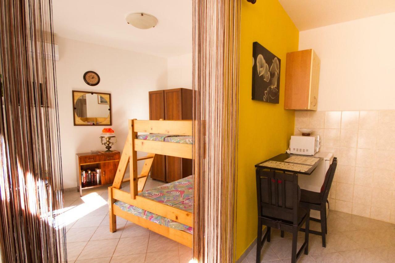 Apartman Punta Vilma Pula Exterior foto